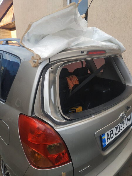 Кришка багажника Toyota Corolla Verso  2001 універсал 2.0 Дизель 
