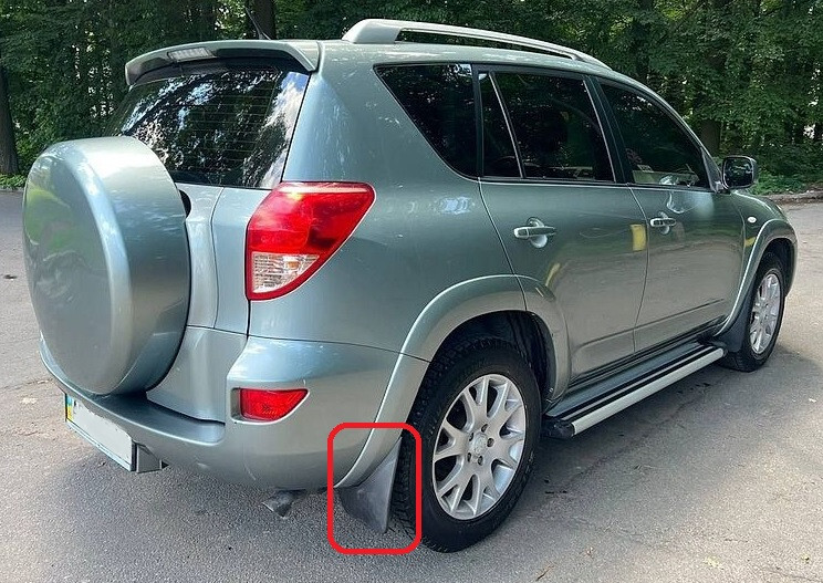 Бризковик задній правий Toyota RAV4  2007 2.4 Бензин 