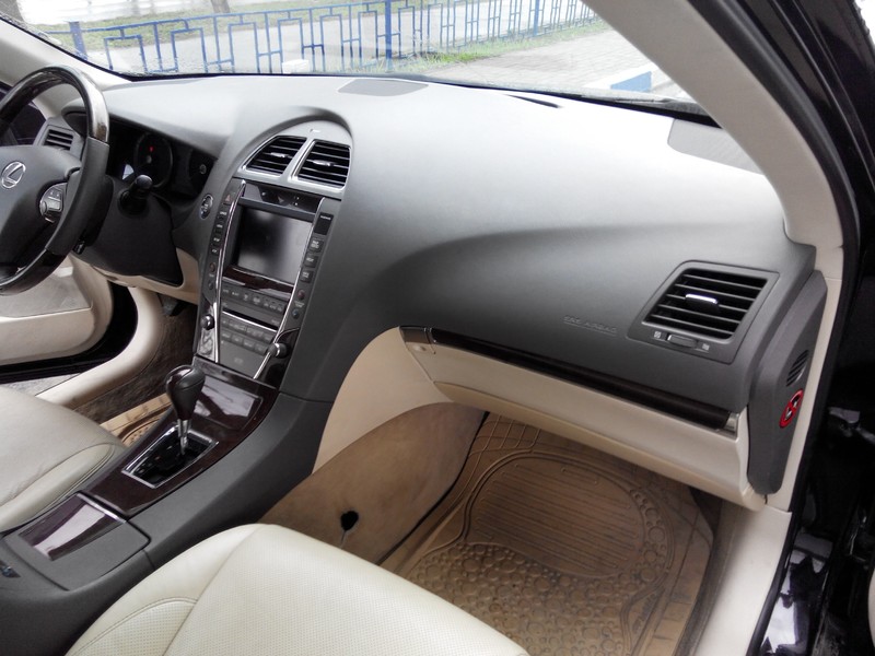 Торпедо с бородой Lexus ES  2010 3.5 Бензин Киев