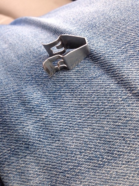 Скоба крепления козырька солнце защитного Audi A4 B8  2009 1.8 Бензин Херсон