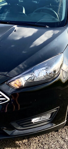 Фара передняя Ford Focus 3 2017 г.