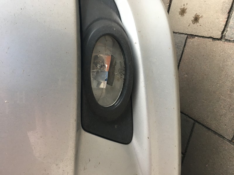 Стекло противотуманки левой Mazda 3 BK  2004 хэтчбек 2.0 Бензин Львов