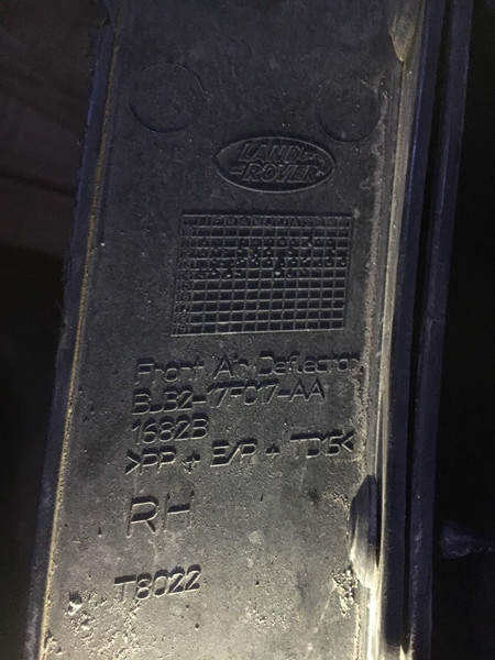 Губа переднього бампера Land Rover Range Rover 2014 р.  2.0 л бензин Луцьк