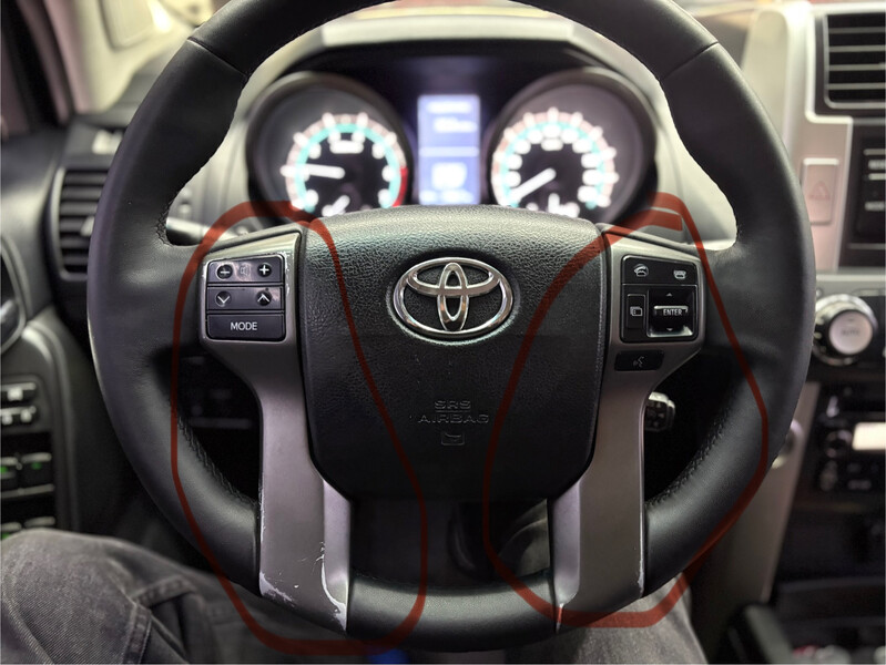 Пластик салона на руле Toyota Land Cruiser Prado 150  2010 Днепр