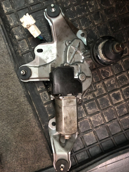 Моторчик заднього двірника 85130-60220   Audi A6, Nissan Qashqai, Toyota Land Cruiser, Toyota Land Cruiser Prado