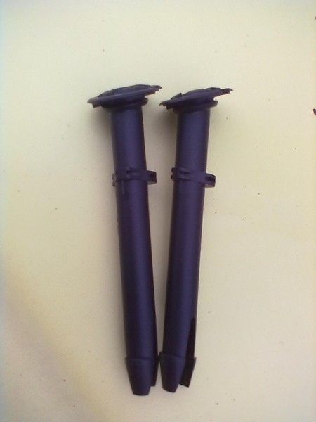 Направляющие подголовника заднего дивана Audi 80 B4 1994 г.  2.0 л бензин Хмельницкий