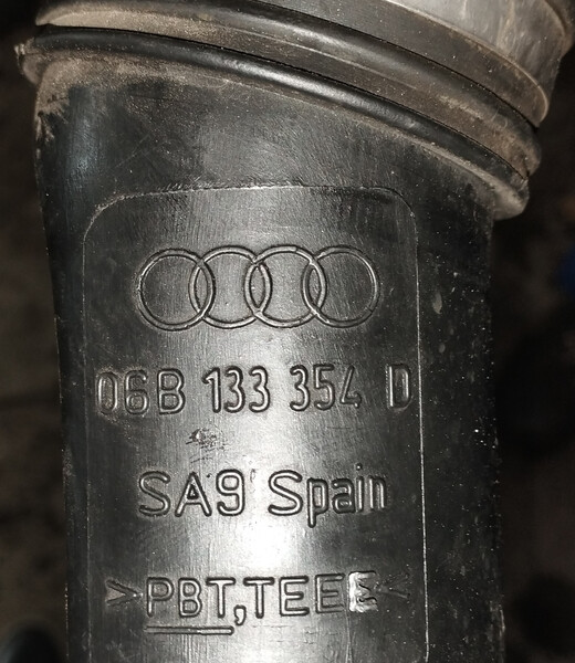 Патрубок повітроводу 06B 133 354 D   Audi A4, Volkswagen Passat