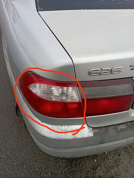 Правый задний фонарь рест Mazda 626 2001 г.  2.0 л бензин Киев