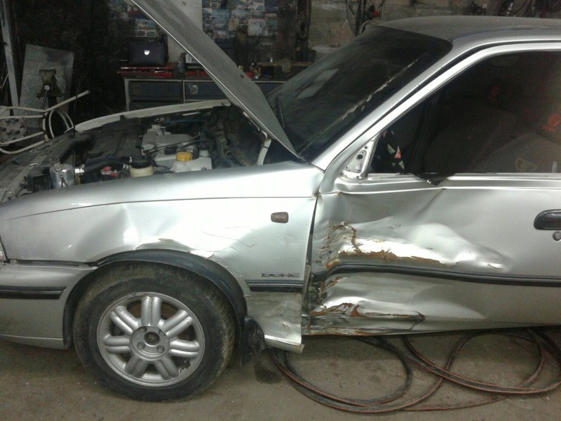 Левая передняя дверь и крыло Daewoo Nexia  2007 1.6 Бензин 