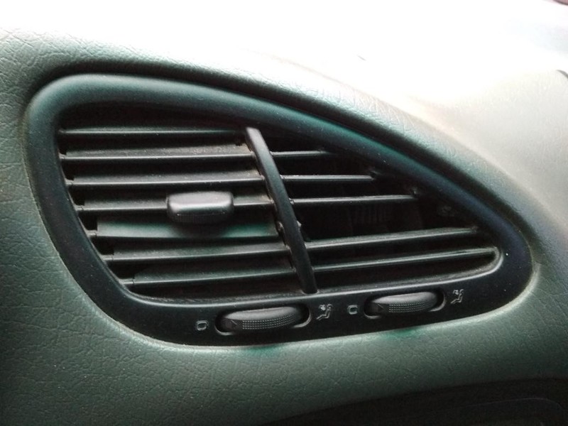 Дефлектор отопителя салона (такий). кришка багажника Volkswagen Sharan 1 1999 1.8 Дизель 