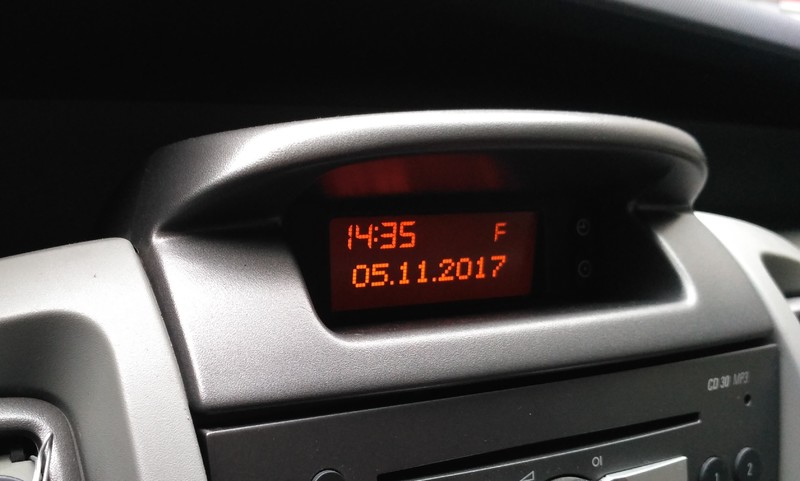 Дисплей (время, дата, приемник, температура) Opel Vivaro  2007 2.0 Дизель 