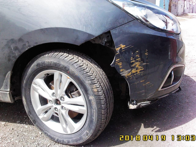 Бампер передній голий Hyundai ix35  2010 хетчбек 2.0 Бензин 