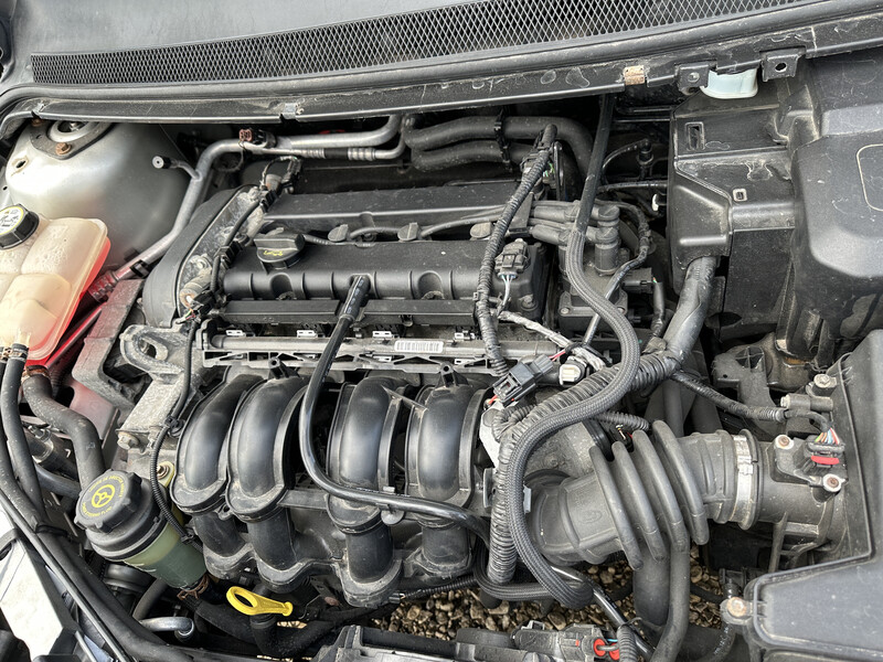 Декоративная крышка двигателя, лючок бензобака Ford Focus 2  2008 универсал 1.6 Бензин Тернополь