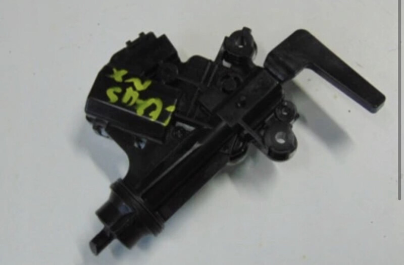 Защёлка крышки бензобака Lexus NX 2017 г.  2.0 л бензин