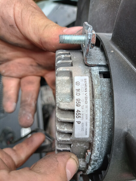 Вентилятор обдува радіатора Volkswagen Golf  2003 хэтчбек 1.4 Бензин Полтава