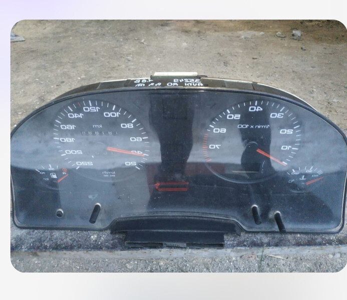 Панель приладів Audi 80 B3 1990 р.  1.8 л бензин