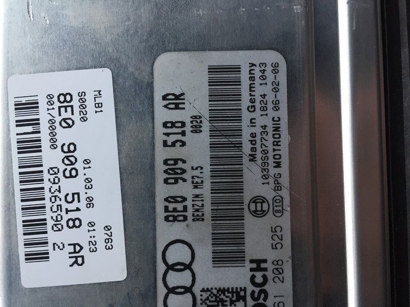 Электронный блок управления двигателем 8E0909518AR   Audi A4