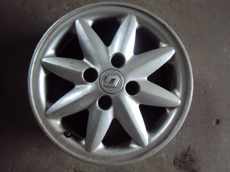 Диски легкосплавные Renault Clio 2004 г.  1.4 л бензин Ровно
