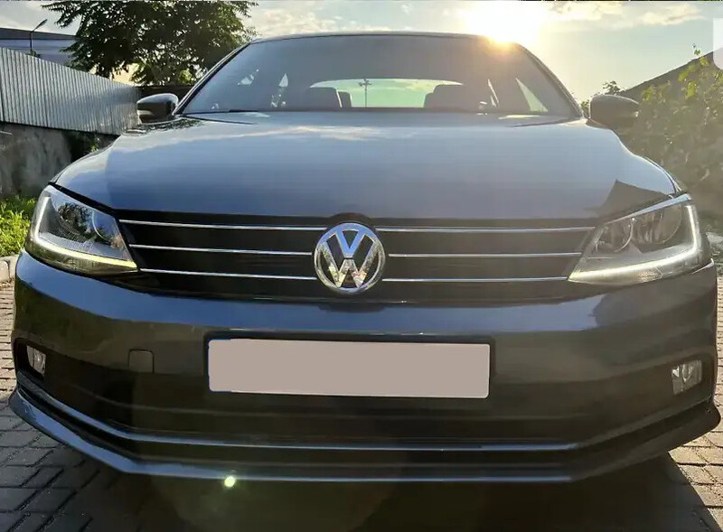 Фары передние Volkswagen Jetta 6  2017 1.8 Бензин Полтава
