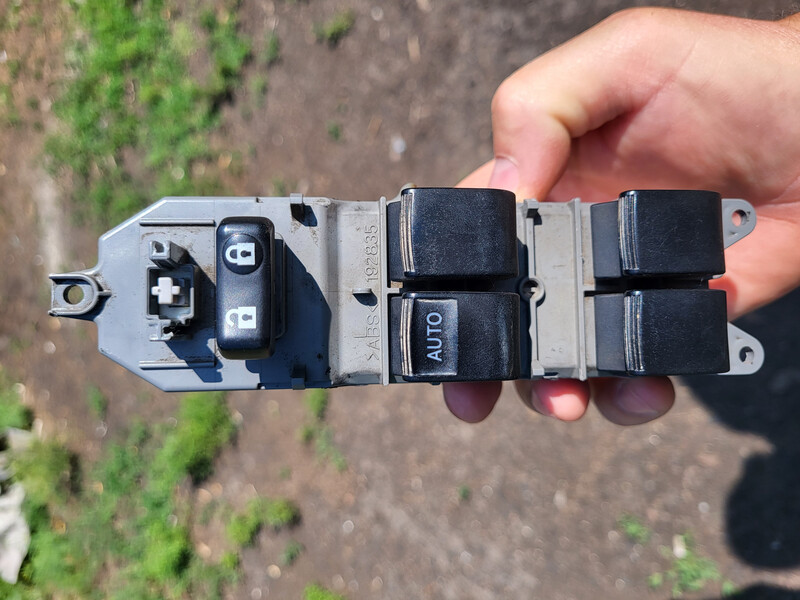 Блок управління склопідйомниками водія Toyota RAV4  2008 2.0 Бензин Прилуки