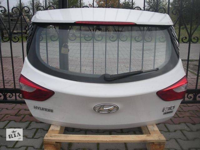 Значки на крышку багажника Hyundai i30  2011 1.6 Дизель Херсон