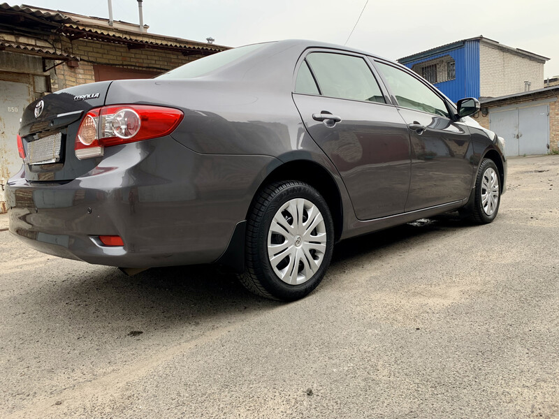 Двері передні Toyota Corolla E150  2011 1.6 Бензин 