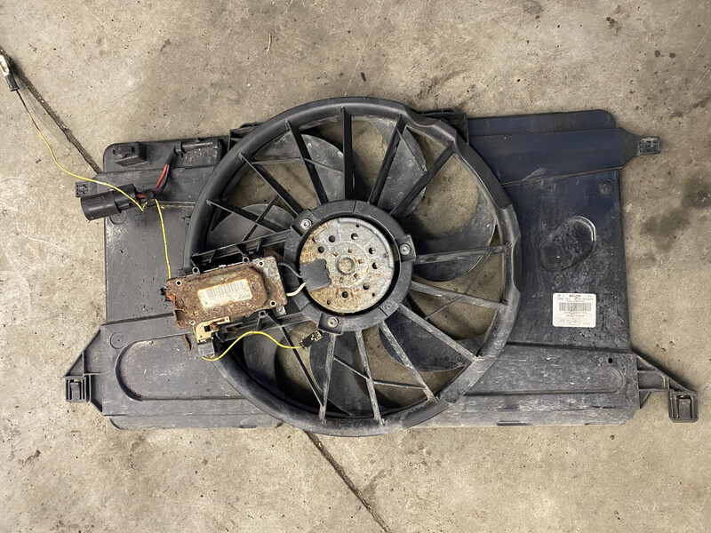 Вентилятор радіатора Mazda 3 BK хетчбек 2007 р.  1.6 л бензин Рівне