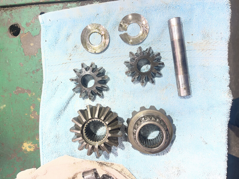 Сателіти заднього моста dana 35 3.73 Jeep Grand Cherokee  1997 4.0 Бензин Апостоловo