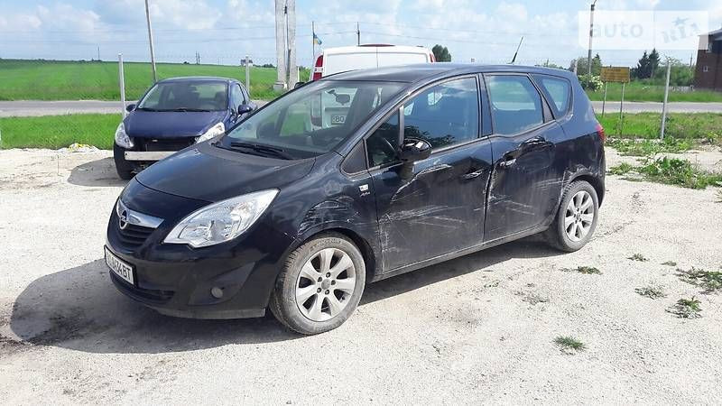 Двери левые Opel Meriva B  2013 универсал 1.7 Дизель Житомир