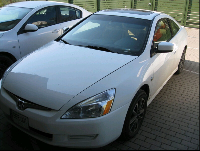 Капот белого цвета Honda Accord  2003 купе 2.4 Бензин Винница
