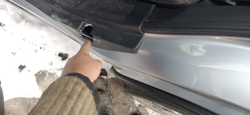 Заглушки в накладки задних дверны проемов (внутренней накладки порога) Subaru Forester  2019 універсал 2.5 Бензин 