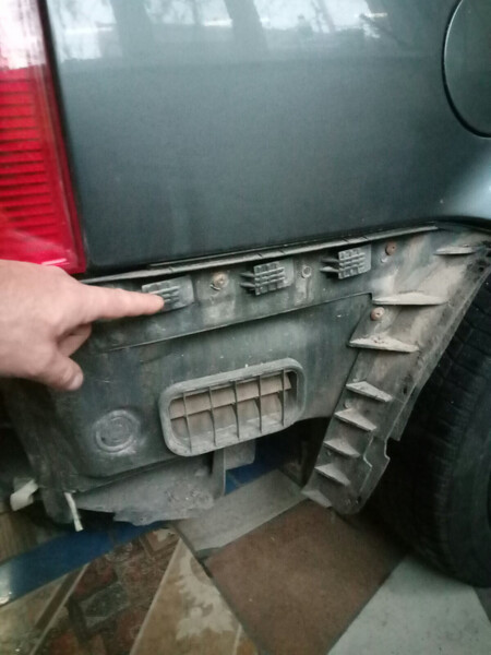 Крепление бампера 3B9 807 393 C   Volkswagen Passat