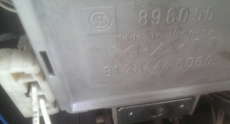 Блок предохранителей MAN LE 8.180 2007 4.6 Дизель Киев