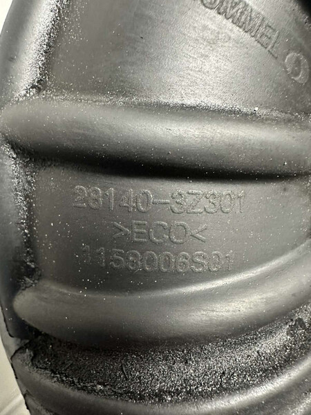 Патрубок воздушного фильтра Hyundai i40  2014 универсал 1.7 Дизель 