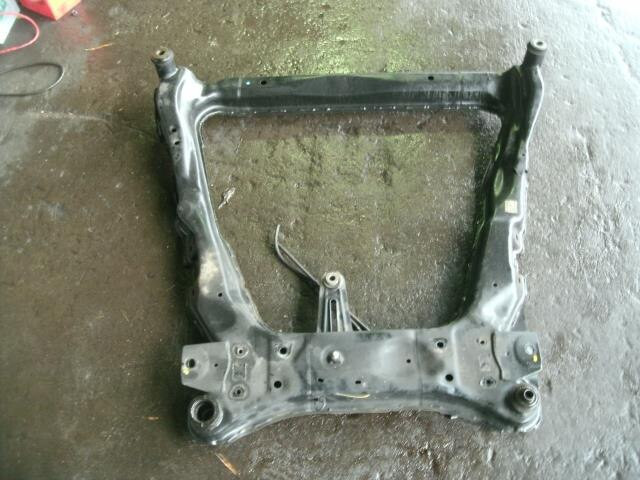 Передній підрамник 54400JG000   Nissan X-Trail