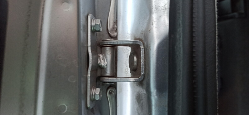 Петля багажника Mitsubishi Outlander  2008 2.0 Бензин Гадяч