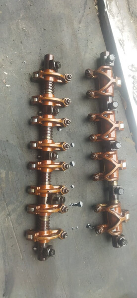 Ось коромысел Mazda 323 1999 г.  1.3 л бензин