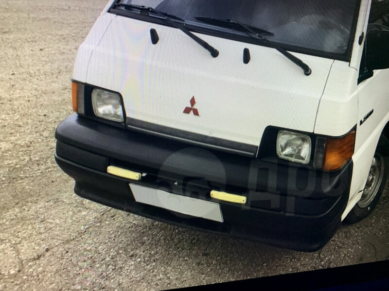 Бампер передний Mitsubishi L 300  1993 2.5 Дизель Тячев