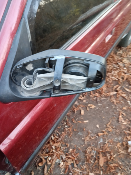 Дзеркало ліве Peugeot 605  1997 3.0 Бензин 