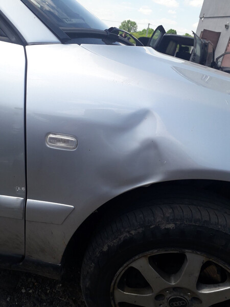 Крило праве Audi A4 В5 2000 р.  1.9 л дизель Рівне