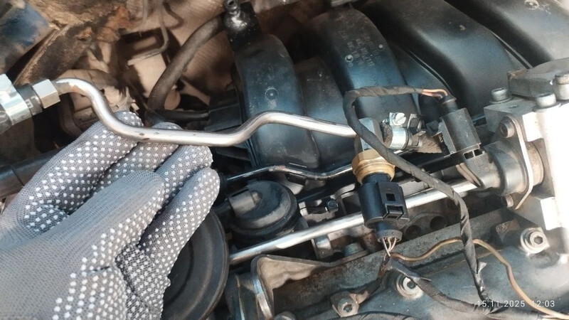 Трубка подачи топлива Volkswagen Golf 5  2004 хэтчбек 1.6 Бензин Днепр