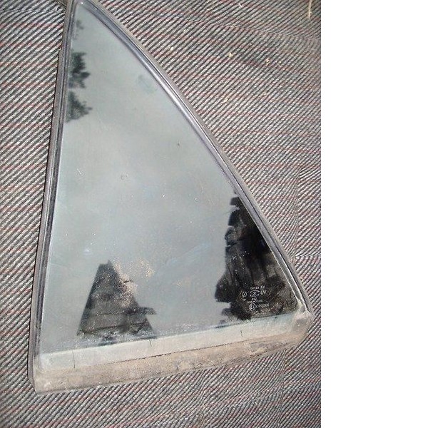 Скло задніх дверей Mazda 323 bj 1999 1.5 Бензин Дніпро