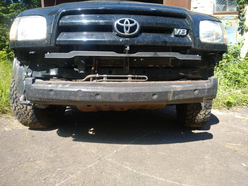 Бампер передний Toyota Tundra  2004 3.4 Бензин Шостка
