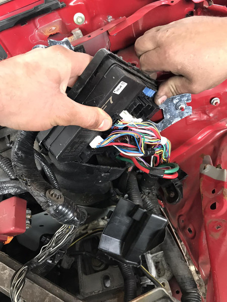 Блок предохранителей 284B71TW1G   Nissan Juke