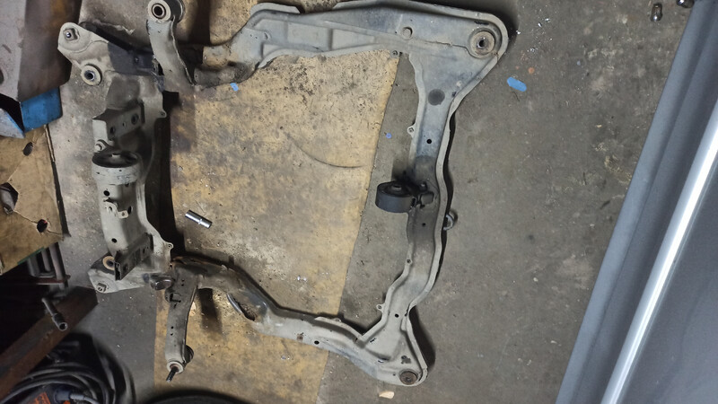 Підрамник Hyundai Sonata 4  2003 2.7 Бензин 