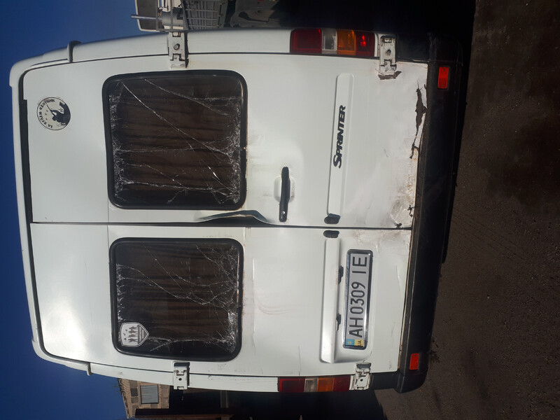 Двери задние с окнами Mercedes Sprinter 2001 р.  Авдіївка