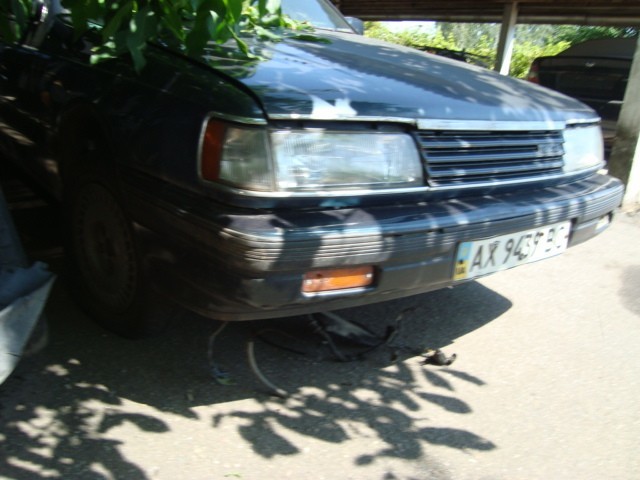 Решетка радиатора Mazda 929 1232122 1988 2.2 Бензин Запорожье