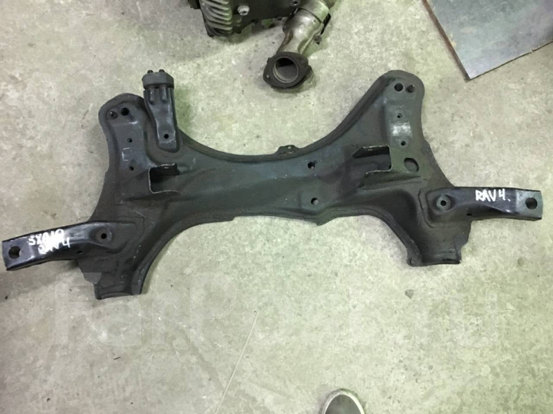 Підрамник 51201-42012   Toyota RAV4