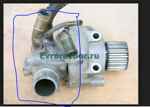 Водяной насос с корпусом термостата Mazda 6  2003 универсал 2.0 Дизель Борисполь