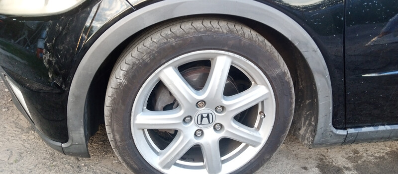 Накладка крила Honda Civic 8  2008 хетчбек 1.8 Бензин 